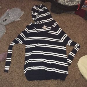loose long sleeve shirt with hood